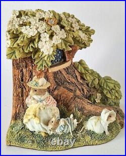 Brambly Hedge Poppy and Babies Bookends Border Fine Arts BHB01