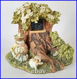 Brambly Hedge Poppy and Babies Bookends Border Fine Arts BHB01