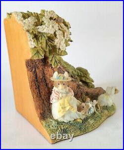 Brambly Hedge Poppy and Babies Bookends Border Fine Arts BHB01