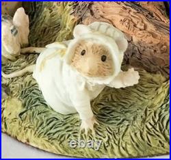 Brambly Hedge Poppy and Babies Bookends Border Fine Arts BHB01