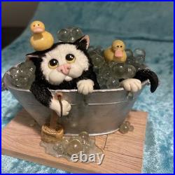 Collectible Border Fine Arts Comic & curious cats wash day blues A6719 (C)