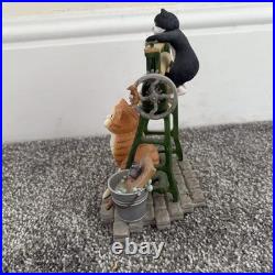 Comic & Curious Cats Figurine Laundry Day Border Fine Arts A7173