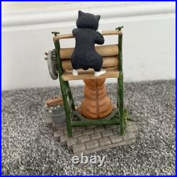 Comic & Curious Cats Figurine Laundry Day Border Fine Arts A7173