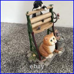 Comic & Curious Cats Figurine Laundry Day Border Fine Arts A7173