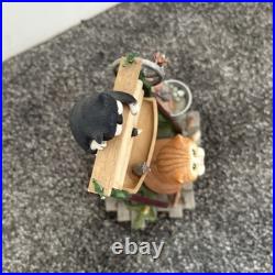 Comic & Curious Cats Figurine Laundry Day Border Fine Arts A7173