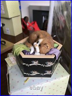 Linda Jane Smith Comic Curious Cats Hat Trick (Trinket Box) Boxed