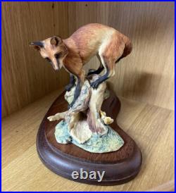 RARE 1978 Border Fine Arts Fox and Rabbit figurine by Mairi Laing With Stand