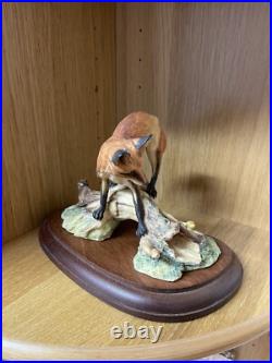 RARE 1978 Border Fine Arts Fox and Rabbit figurine by Mairi Laing With Stand
