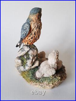 Rare BORDER FINE ARTS Merlin Falcon & Chicks 1992 Bird Prey Figurine EXCELLENT