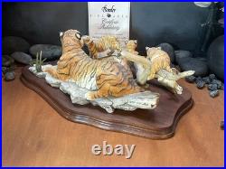Rare Border Fine Arts Bengal Tiger and Cubs Limited edition with Certificate Rare Border Fine Arts Bengal Tiger and Cubs Limited edition with Certificate