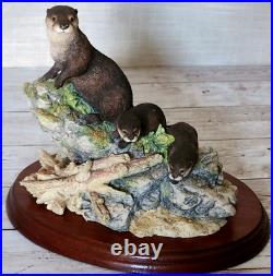 Rare Border Fine Arts High and Dry MTR09 Otter & Cubs Figurine Ltd Edn 135/2500