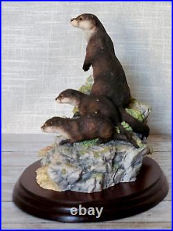 Rare Border Fine Arts High and Dry MTR09 Otter & Cubs Figurine Ltd Edn 135/2500