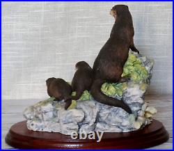 Rare Border Fine Arts High and Dry MTR09 Otter & Cubs Figurine Ltd Edn 135/2500