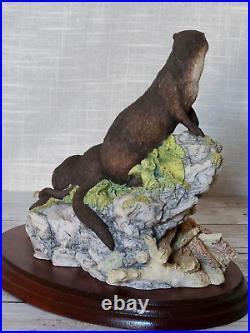 Rare Border Fine Arts High and Dry MTR09 Otter & Cubs Figurine Ltd Edn 135/2500