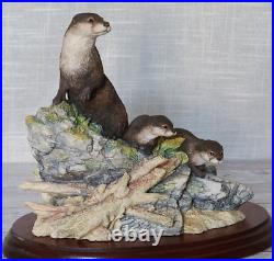 Rare Border Fine Arts High and Dry MTR09 Otter & Cubs Figurine Ltd Edn 135/2500