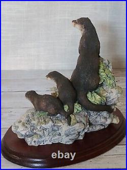 Rare Border Fine Arts High and Dry MTR09 Otter & Cubs Figurine Ltd Edn 135/2500