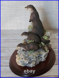 Rare Border Fine Arts High and Dry MTR09 Otter & Cubs Figurine Ltd Edn 135/2500