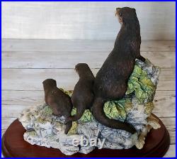 Rare Border Fine Arts High and Dry MTR09 Otter & Cubs Figurine Ltd Edn 135/2500