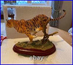 Tiger by Border Fine Arts Wild World Figure A5048 11inches