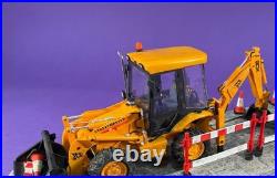 Unused Border fine arts Classic'Essential Repairs