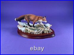 Unused Border fine arts'Keeping his feet dry