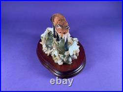 Unused Border fine arts'Keeping his feet dry