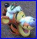 Walt-Disney-Tigger-Large-Winter-Christmas-Teapot-Border-fine-arts-BNIB-01-chsa